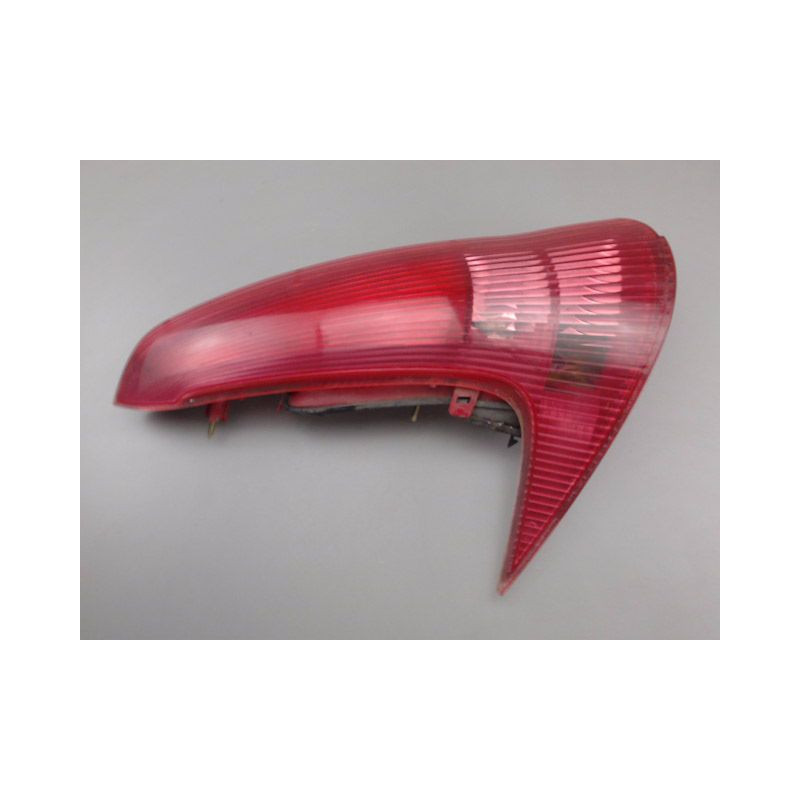 FEU ARRIERE GAUCHE  PEUGEOT 206