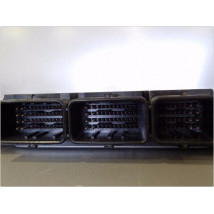 CALCULATEUR MOTEUR RENAULT TRAFIC