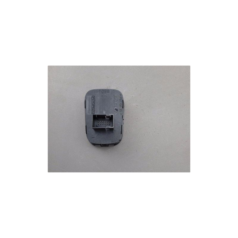 BOUTON DE WARNING PEUGEOT BIPPER