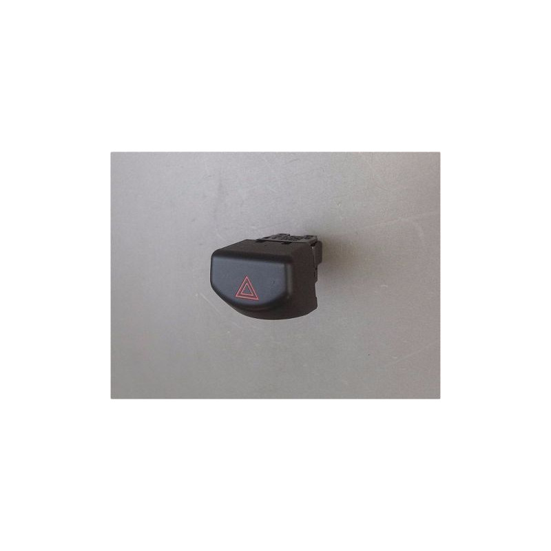 BOUTON DE WARNING NISSAN MICRA
