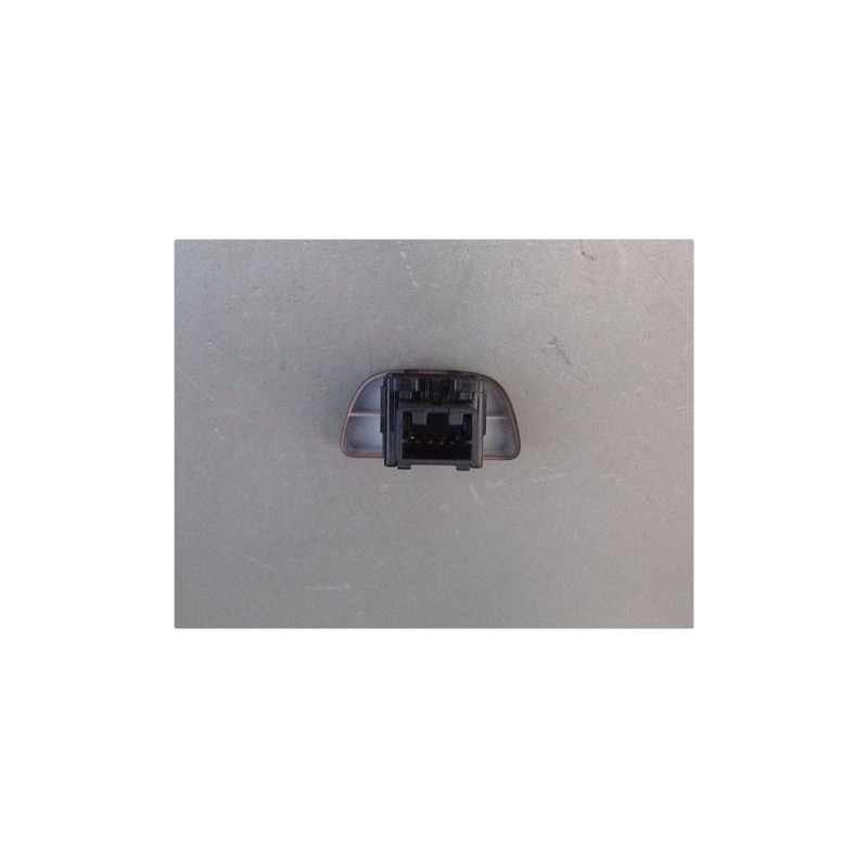 BOUTON DE WARNING NISSAN MICRA