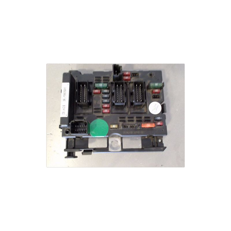 BOITE A FUSIBLES PEUGEOT 307