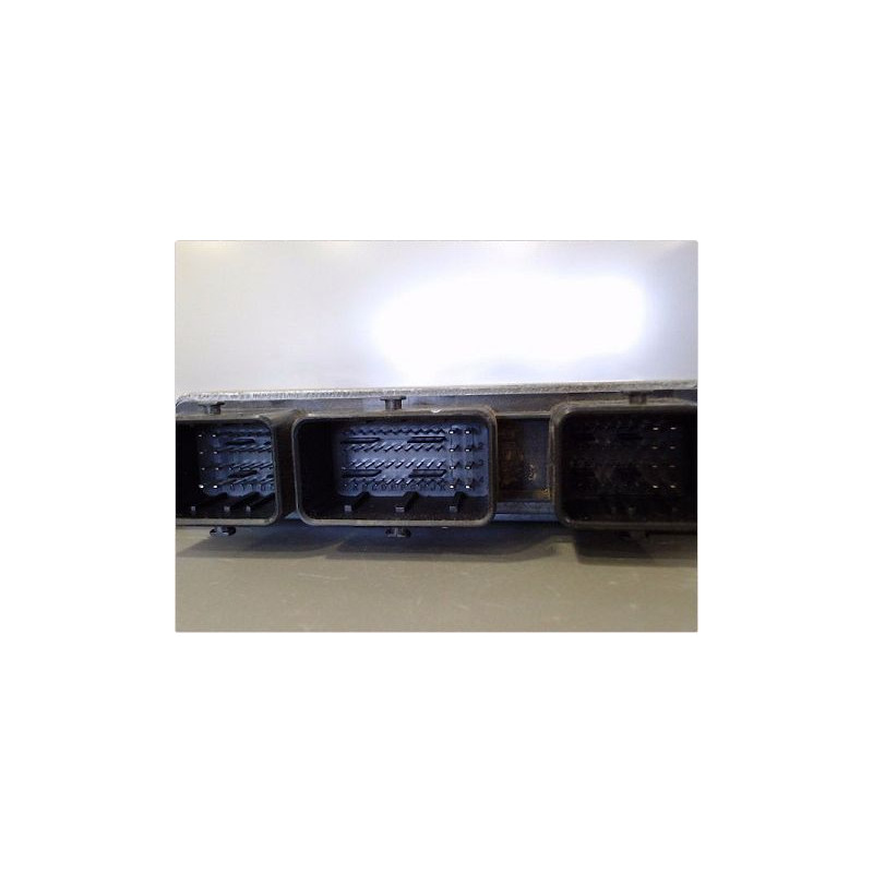 CALCULATEUR MOTEUR RENAULT CLIO