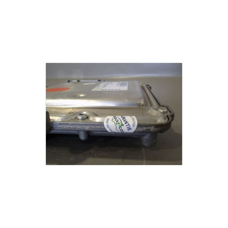 CALCULATEUR MOTEUR RENAULT MEGANE