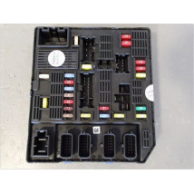 BOITE A FUSIBLES RENAULT MEGANE