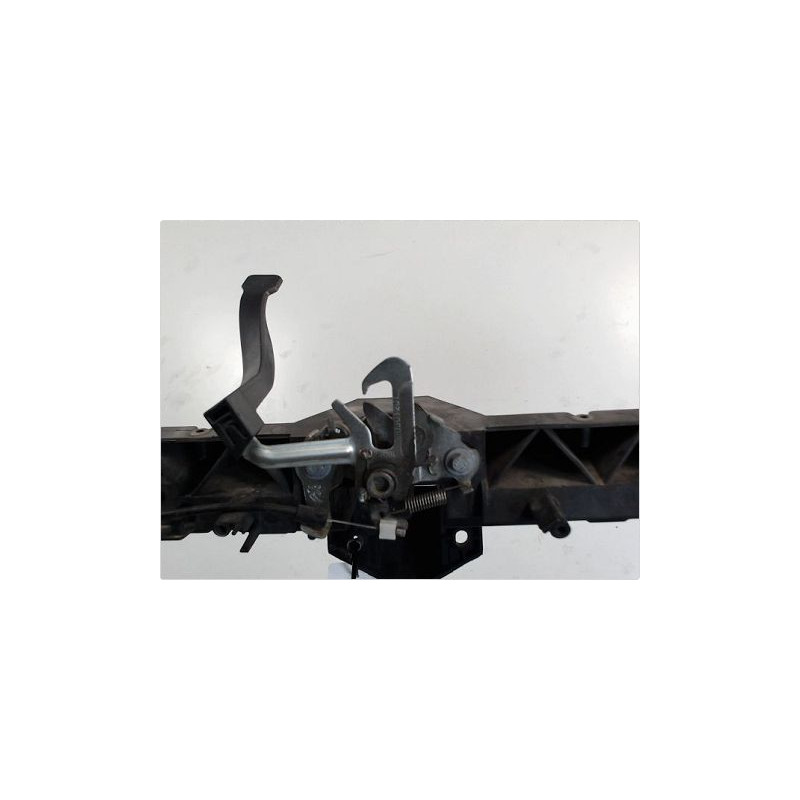 TRAVERSE SUPERIEURE ARMATURE AVANT PEUGEOT 3008