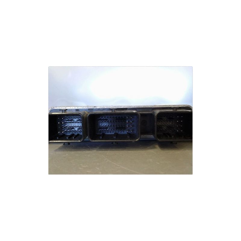 CALCULATEUR MOTEUR DACIA SANDERO
