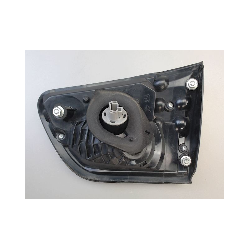 FEU ARRIERE INTERIEUR GAUCHE PEUGEOT 4007
