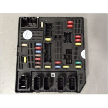 BOITE A FUSIBLES RENAULT MEGANE