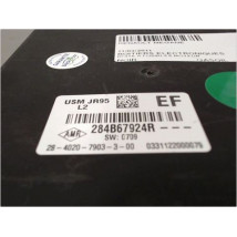 BOITE A FUSIBLES RENAULT MEGANE