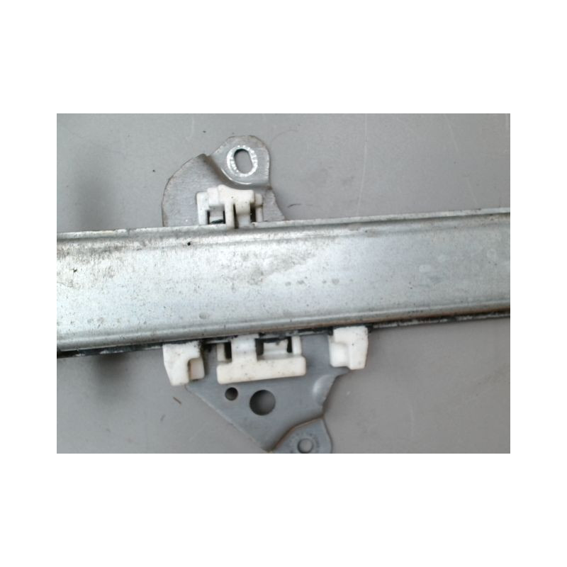 MECANISME LEVE-GLACE AVANT DROIT NISSAN KING-CAB
