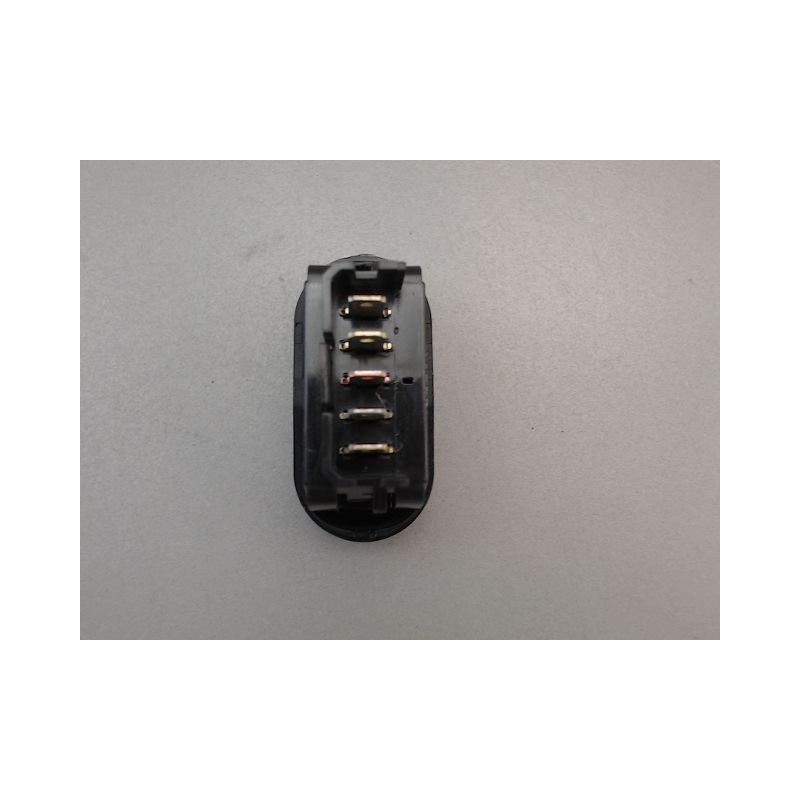 COMMANDE LEVE-GLACE PORTE AVD DACIA DUSTER