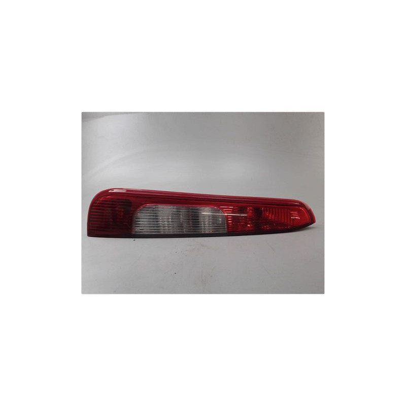 FEU ARRIERE GAUCHE  FORD FOCUS