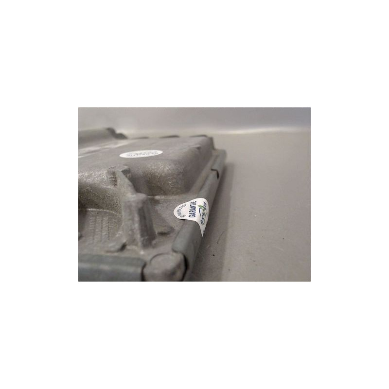 CALCULATEUR MOTEUR RENAULT CLIO