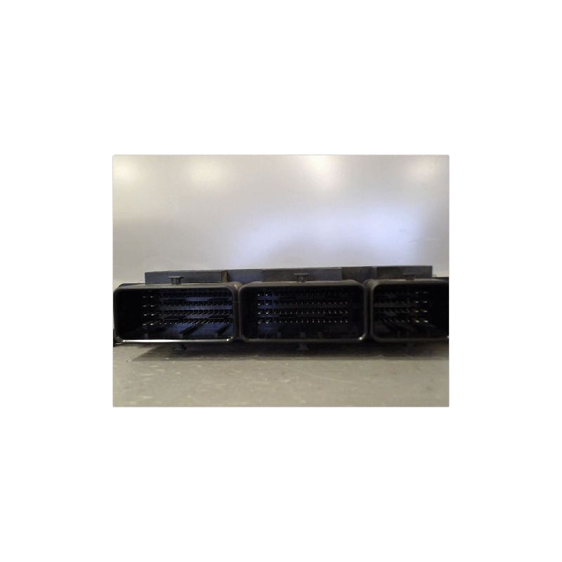 CALCULATEUR MOTEUR RENAULT CLIO