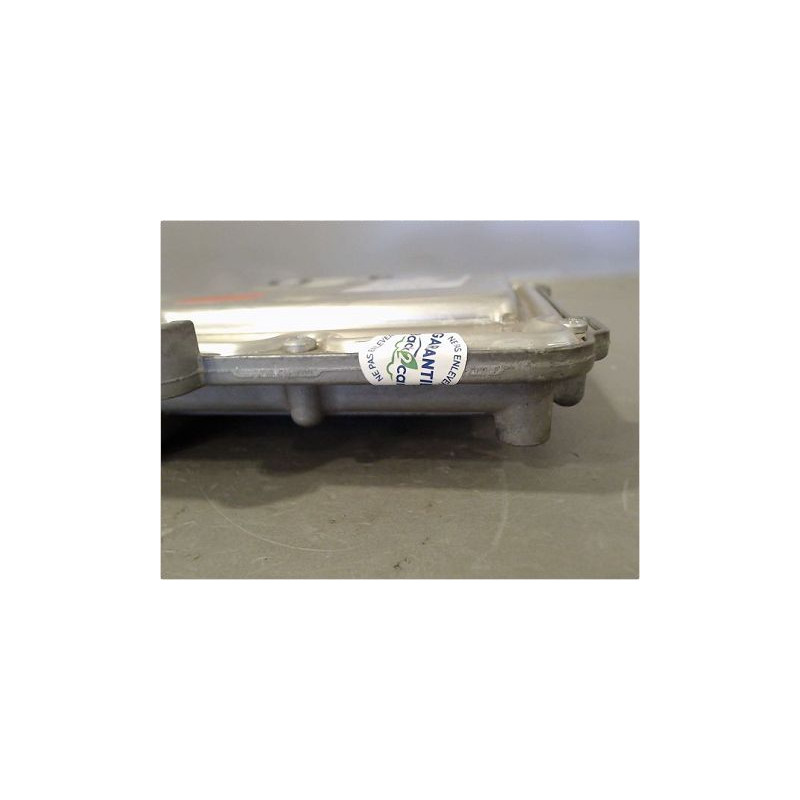 CALCULATEUR MOTEUR RENAULT CLIO