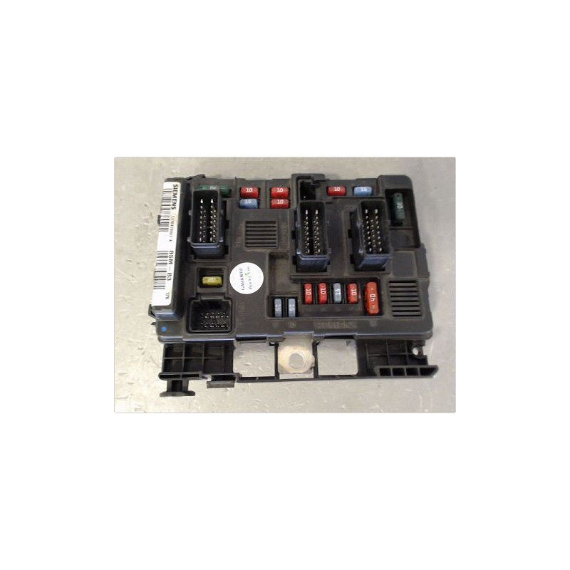 BOITE A FUSIBLES PEUGEOT 206
