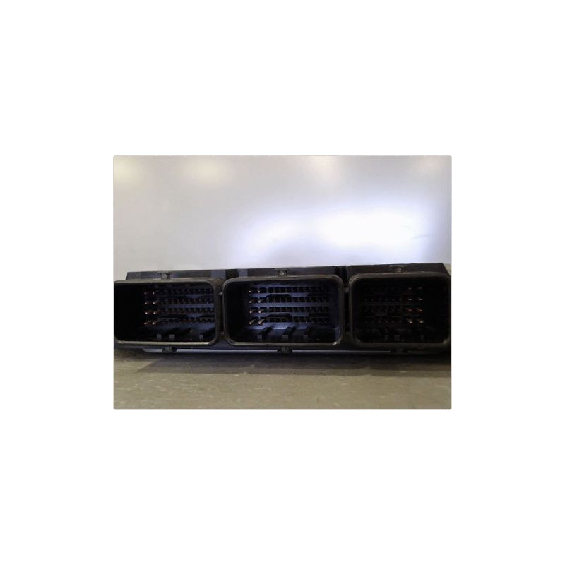 CALCULATEUR MOTEUR RENAULT TRAFIC