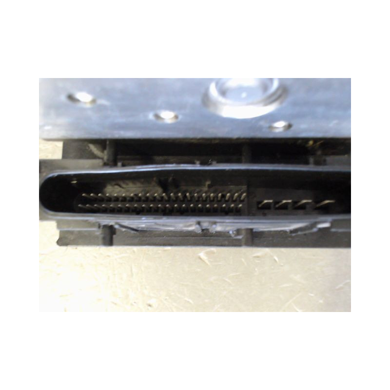 UNITE HYDRAULIQUE ABS TOYOTA AVENSIS