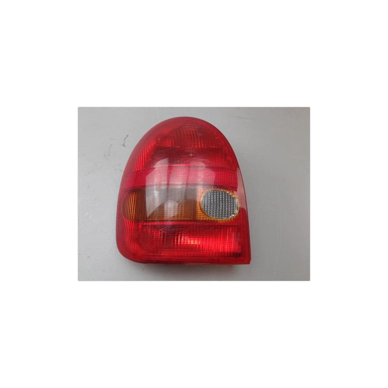 FEU ARRIERE GAUCHE  OPEL CORSA