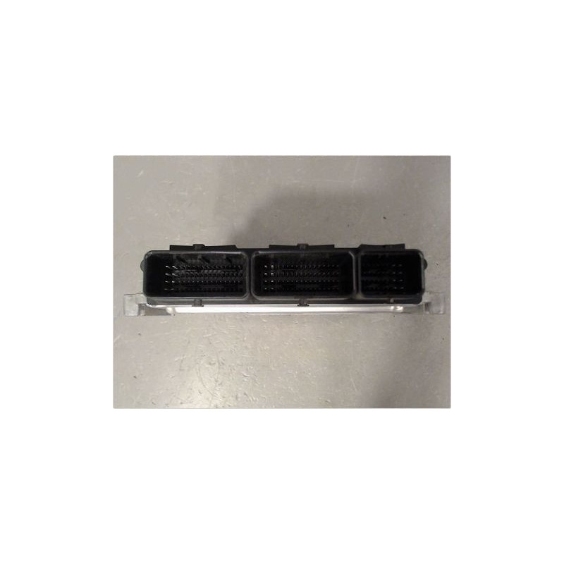 CALCULATEUR MOTEUR RENAULT TRAFIC