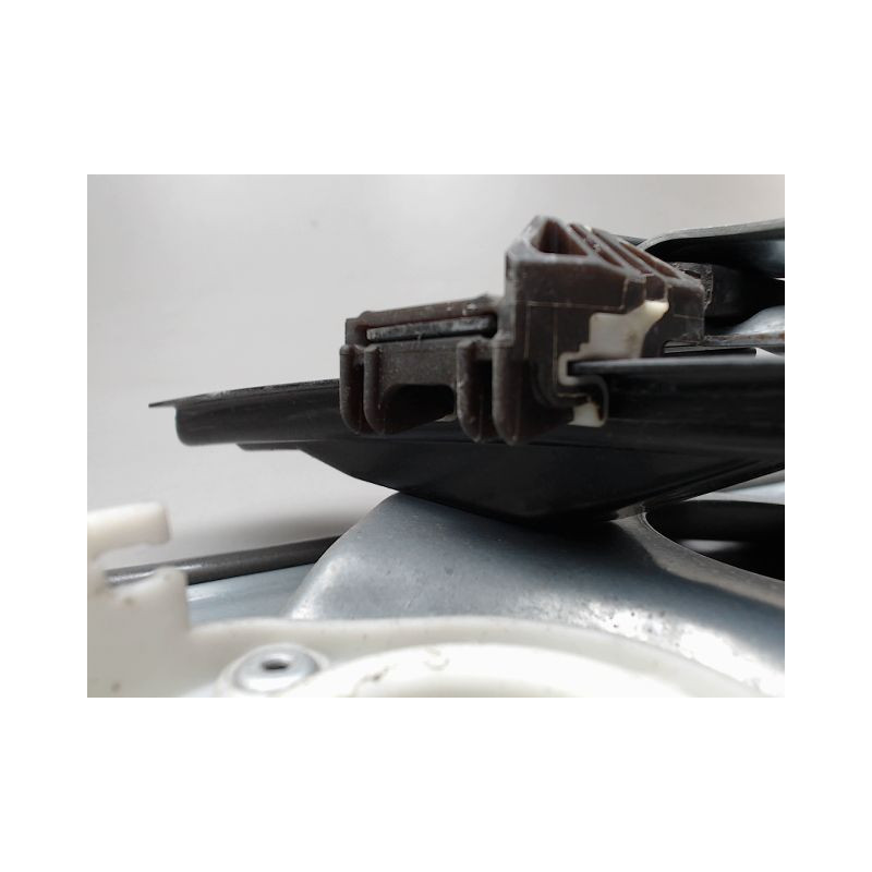 MECANISME LEVE-GLACE AVANT DROIT SEAT CORDOBA