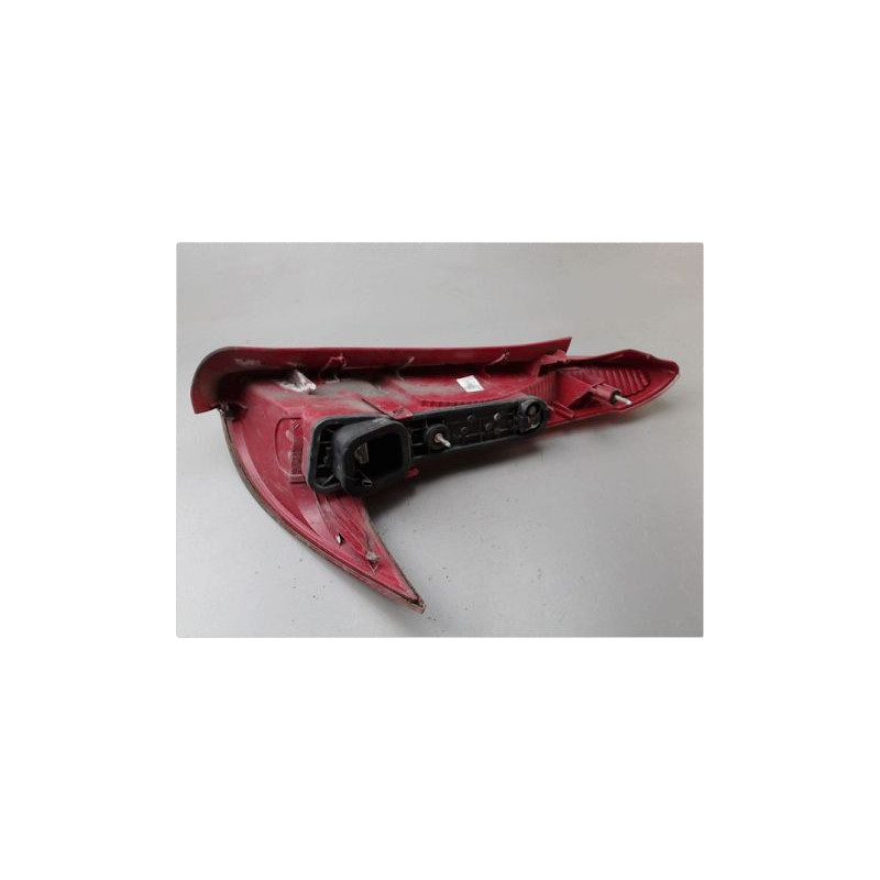FEU ARRIERE GAUCHE  PEUGEOT 206