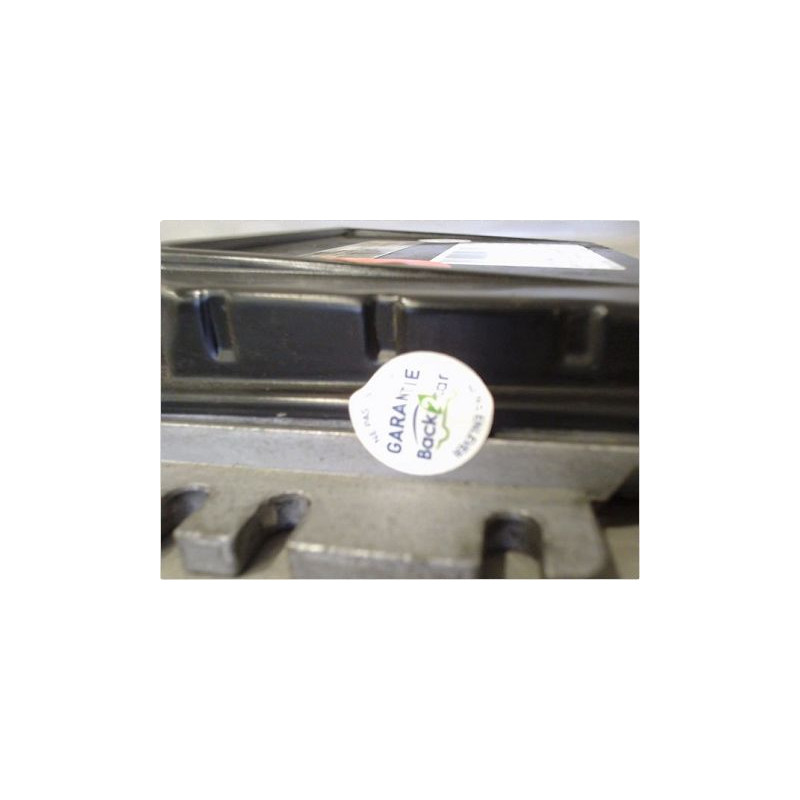 CALCULATEUR MOTEUR RENAULT CLIO