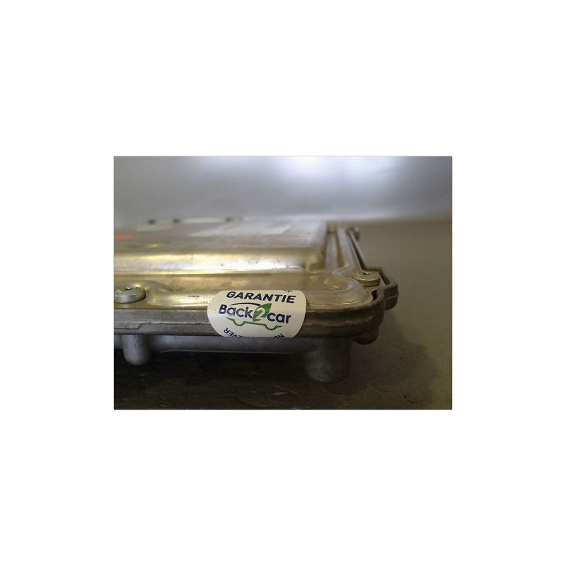 CALCULATEUR MOTEUR RENAULT CLIO