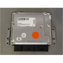 CALCULATEUR MOTEUR RENAULT CLIO