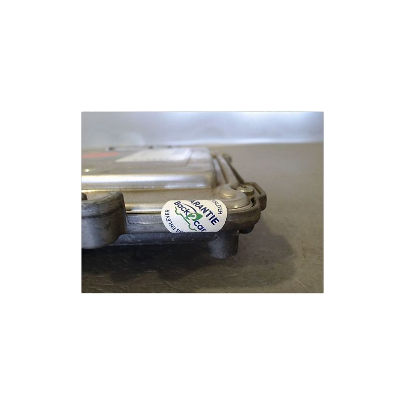 CALCULATEUR MOTEUR MAZDA 3
