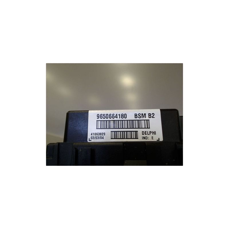 BOITE A FUSIBLES PEUGEOT 307