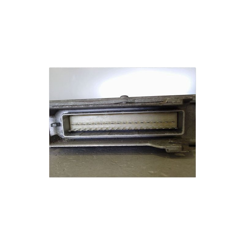 CALCULATEUR MOTEUR PEUGEOT 106