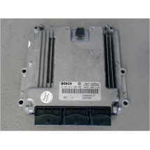 CALCULATEUR MOTEUR RENAULT TRAFIC