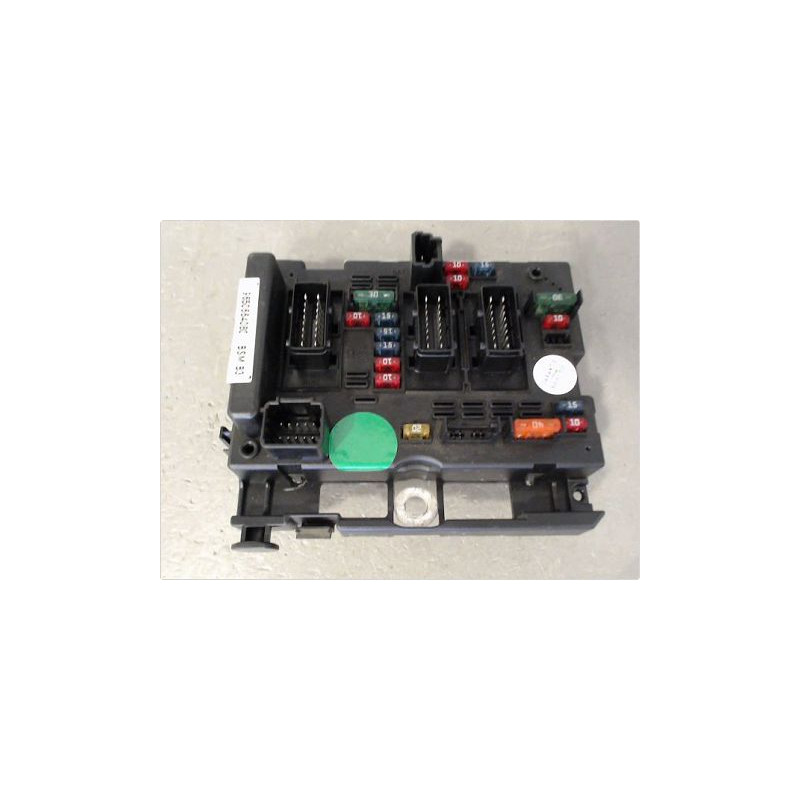 BOITE A FUSIBLES PEUGEOT 206