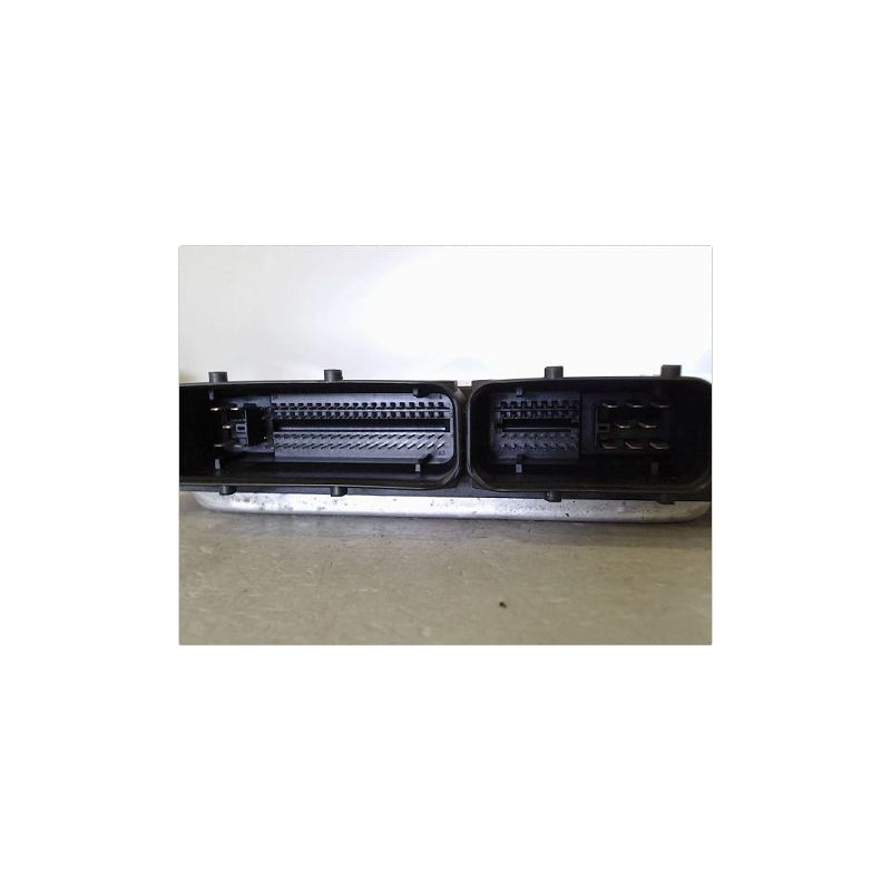 CALCULATEUR MOTEUR SKODA OCTAVIA
