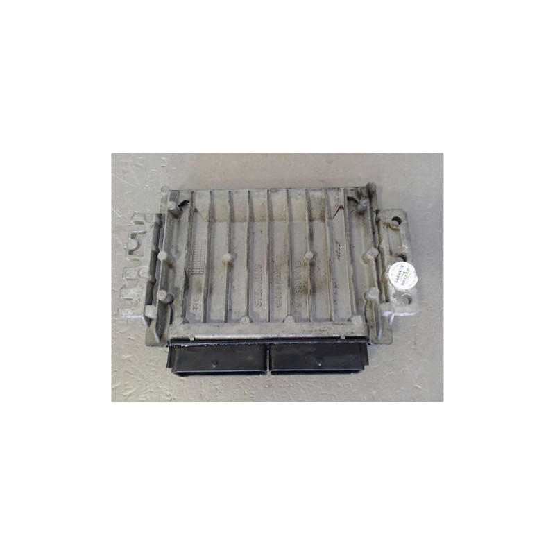 CALCULATEUR MOTEUR RENAULT CLIO
