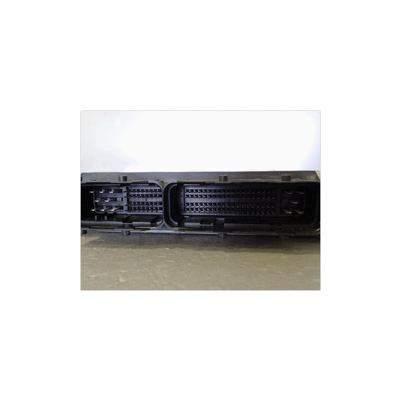 CALCULATEUR MOTEUR TOYOTA YARIS