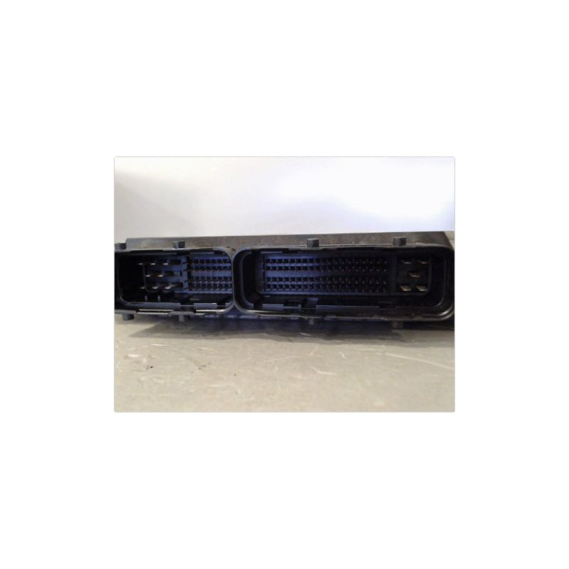 CALCULATEUR MOTEUR TOYOTA YARIS