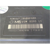 BOITE A FUSIBLES RENAULT MEGANE