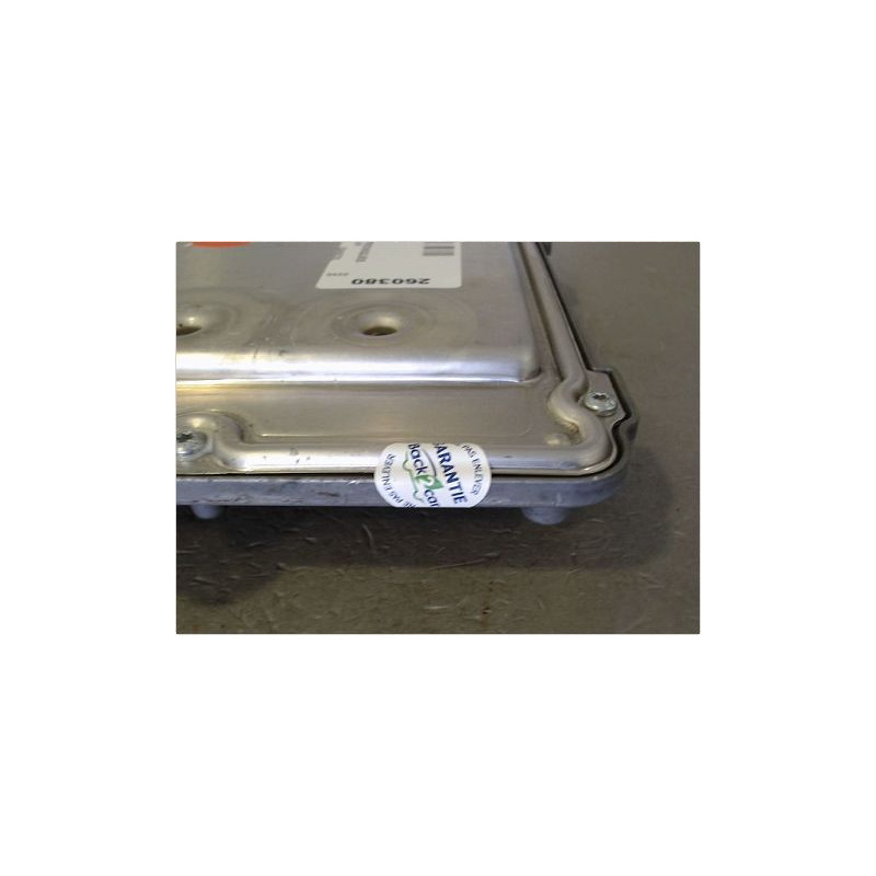CALCULATEUR MOTEUR OPEL VIVARO