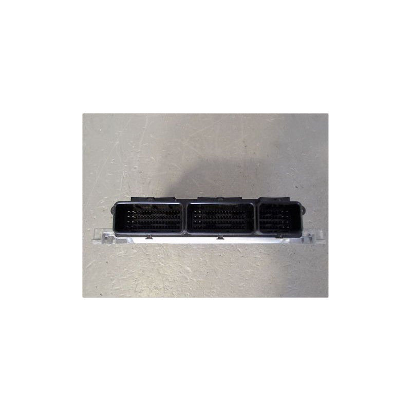 CALCULATEUR MOTEUR RENAULT CLIO