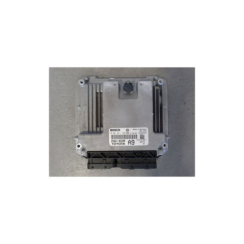 CALCULATEUR MOTEUR TOYOTA COROLLA