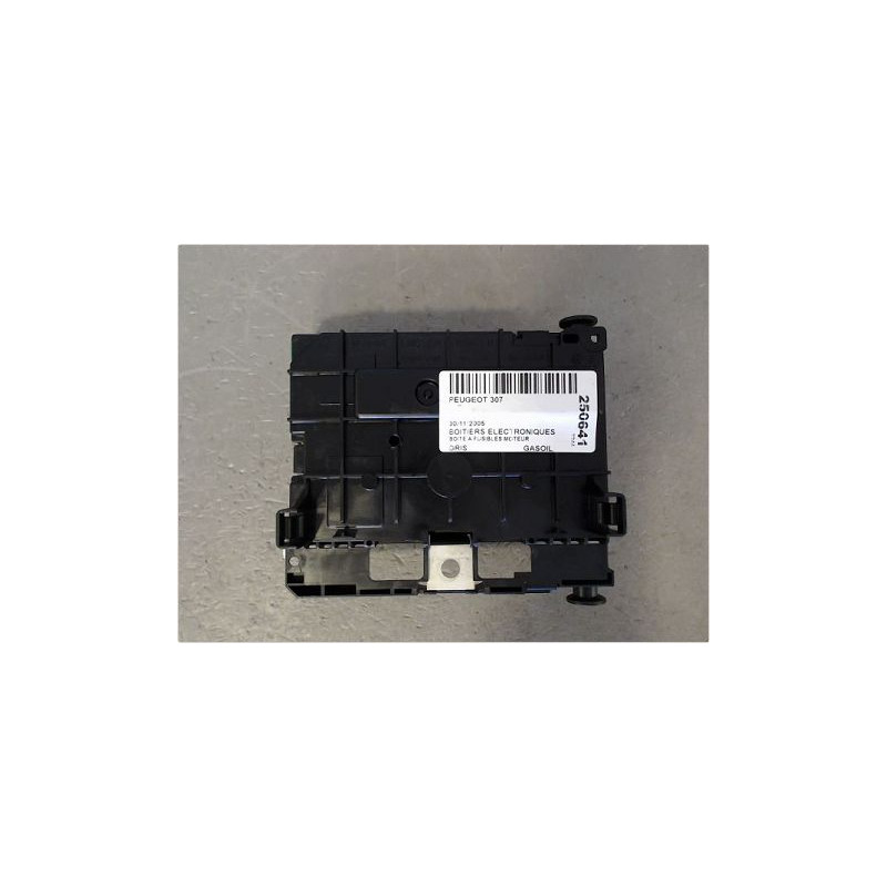 BOITE A FUSIBLES PEUGEOT 307
