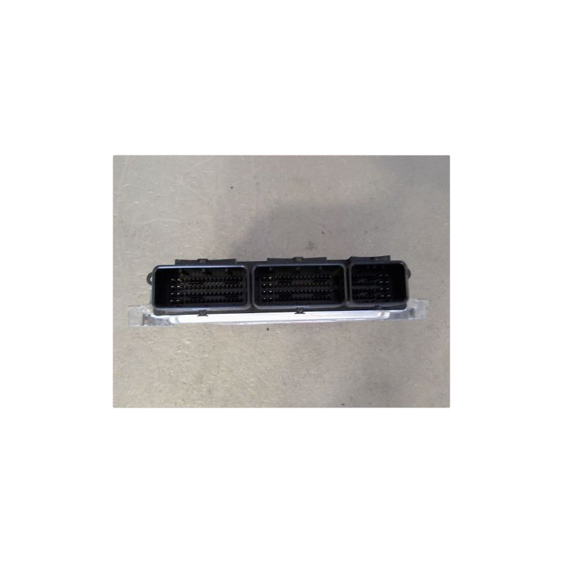 CALCULATEUR MOTEUR RENAULT CLIO