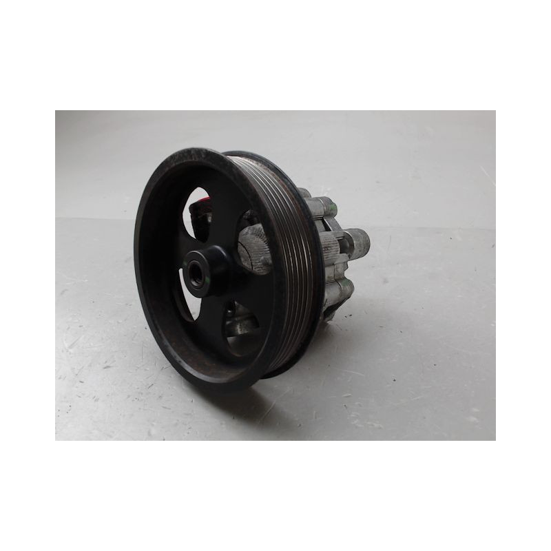 POMPE DIRECTION ASSISTEE TOYOTA AVENSIS
