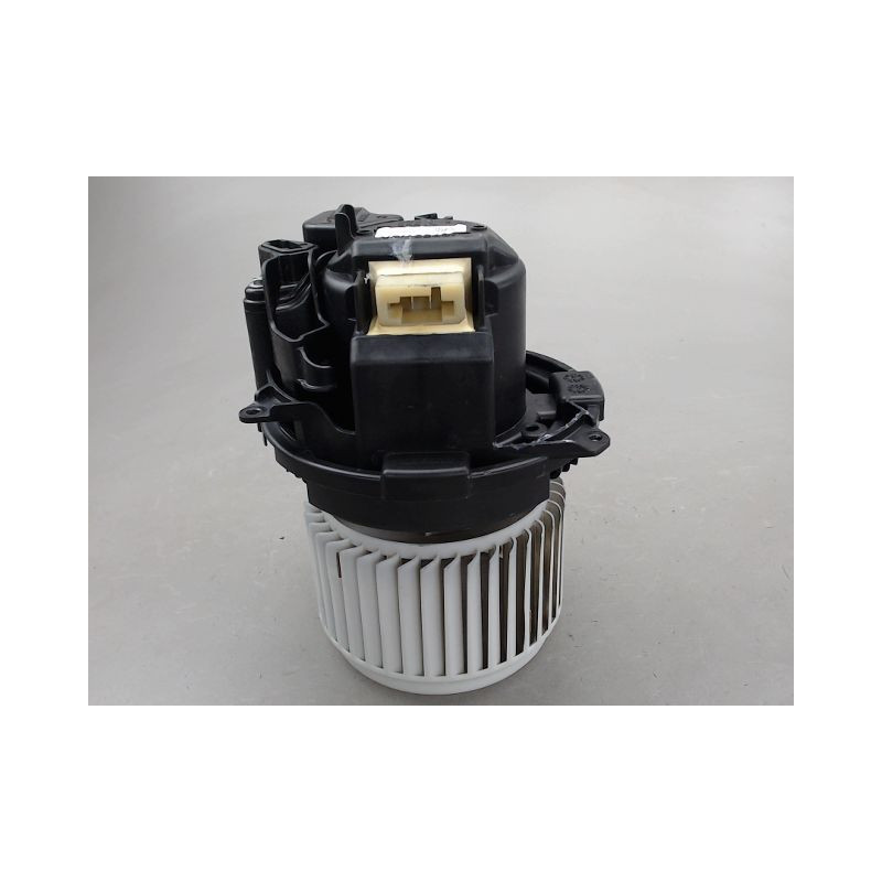 MOTEUR VENTILATEUR CHAUFFAGE RENAULT CAPTUR