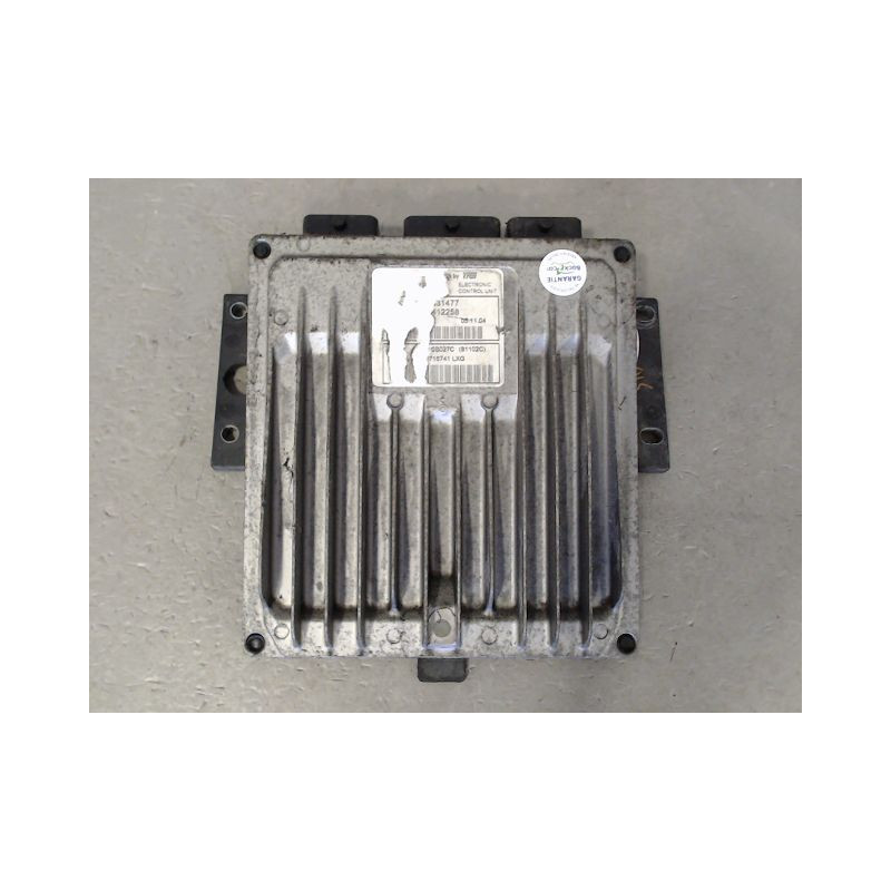 CALCULATEUR MOTEUR RENAULT CLIO