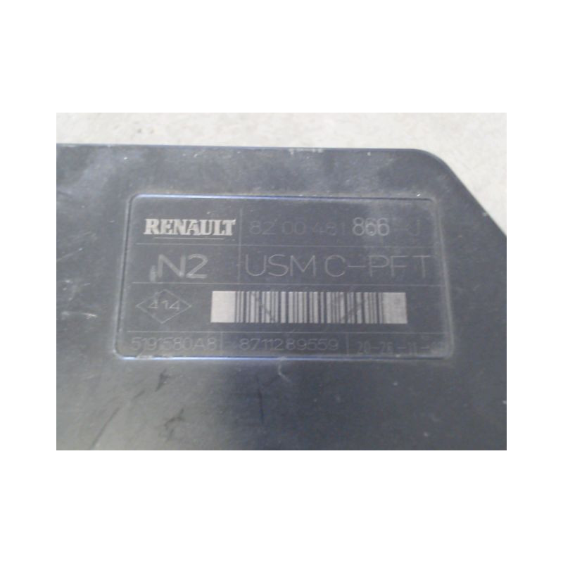 BOITE A FUSIBLES RENAULT MEGANE