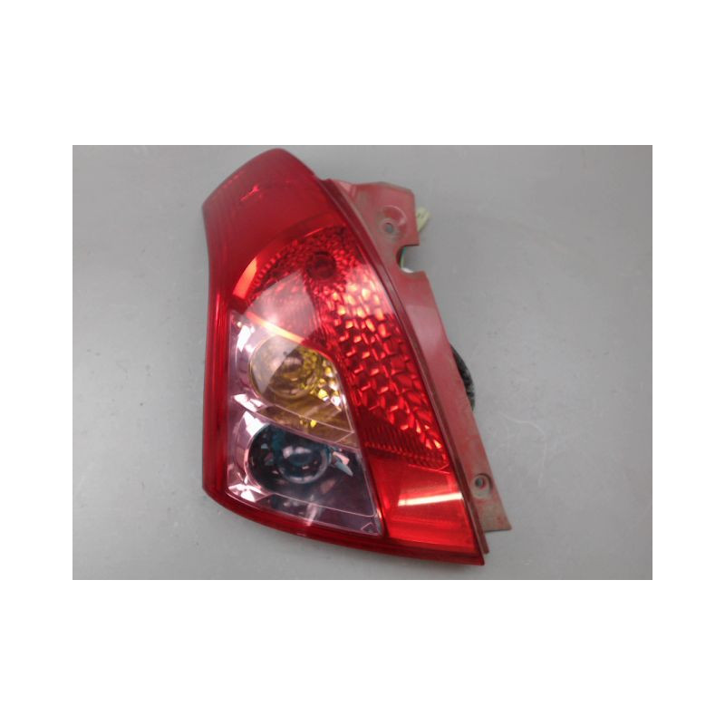 FEU ARRIERE GAUCHE  SUZUKI SWIFT